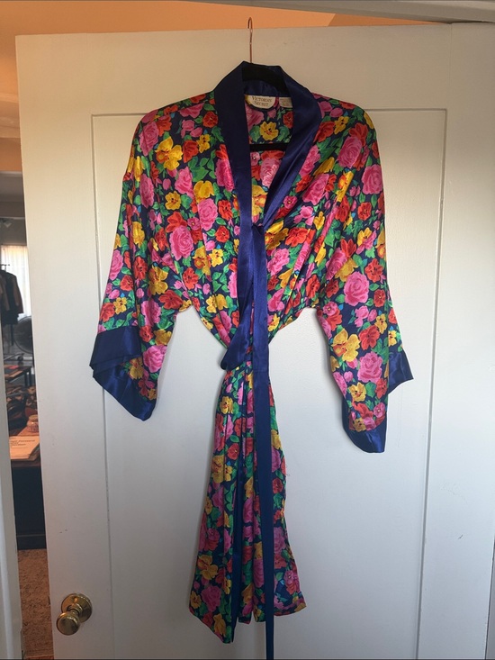 Vintage Other - Vintage Victoria Secrets Floral Kimono Robe with Navy Trim